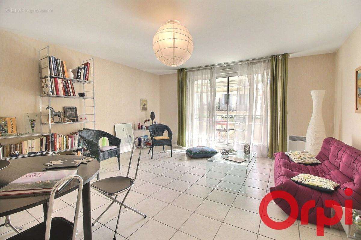 Appartement à MARSEILLE-7E