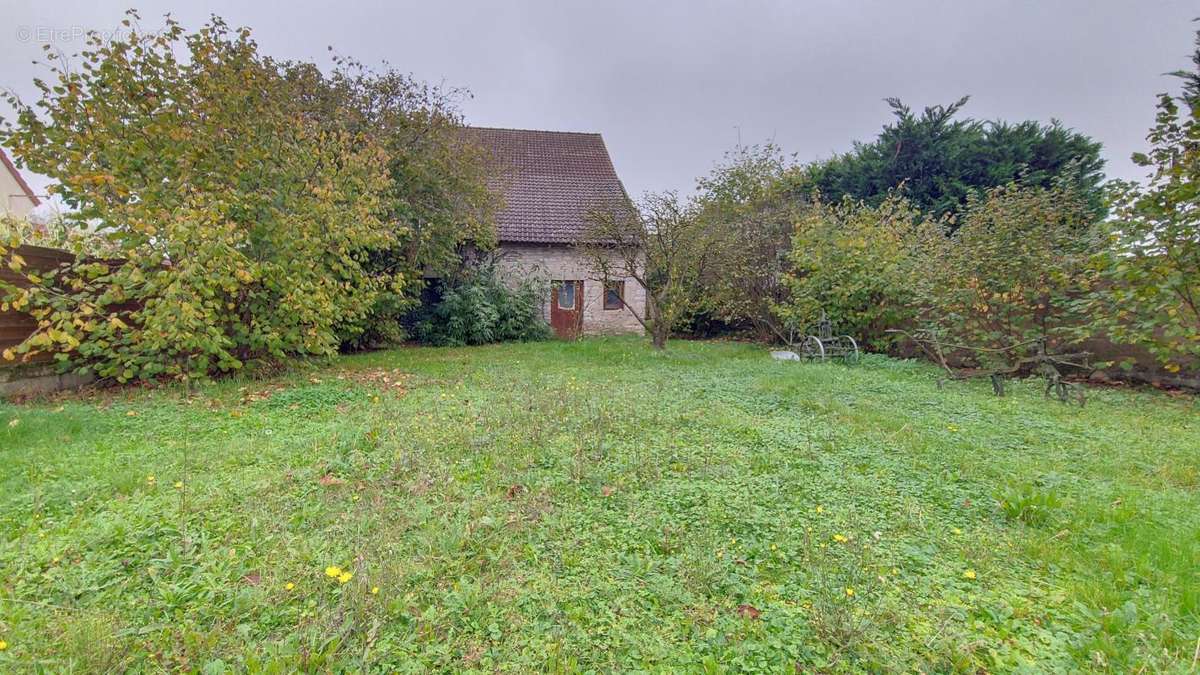 Maison à LONGECOURT-EN-PLAINE