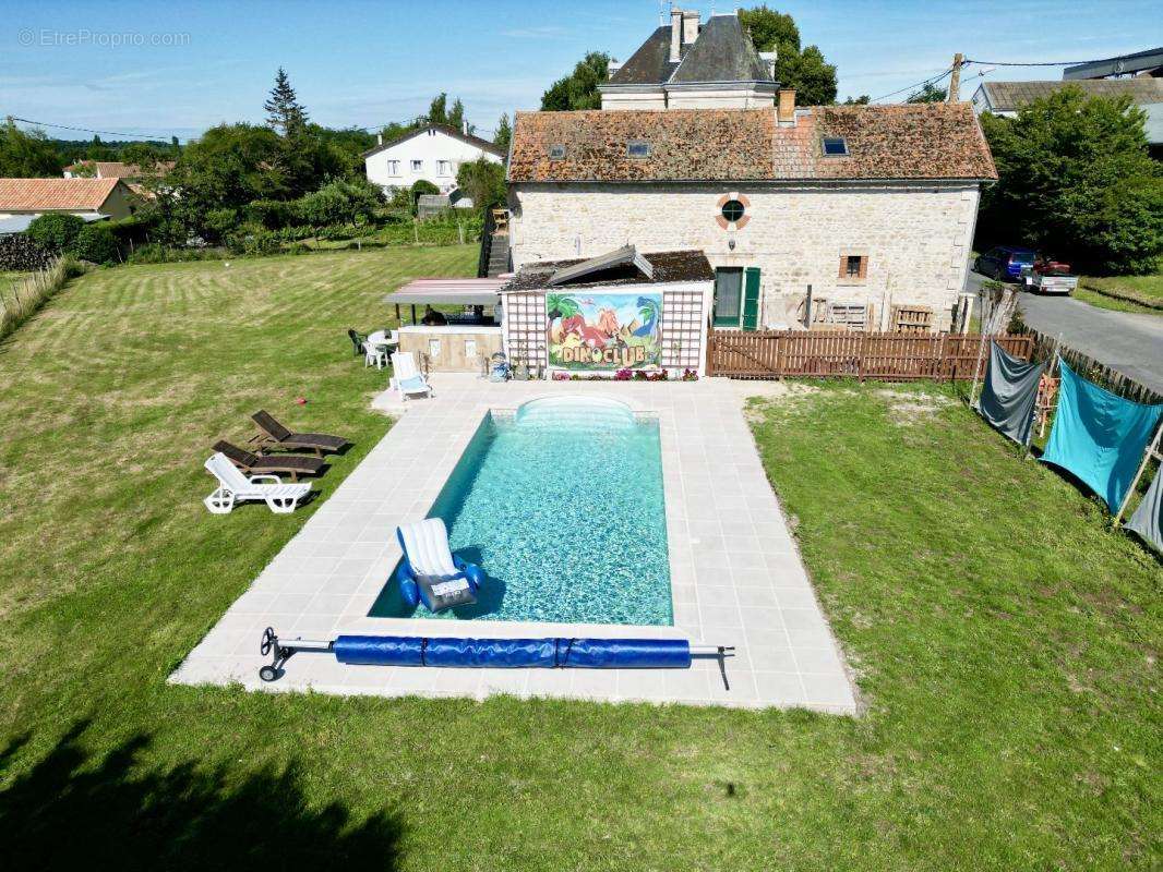 Maison à CHARROUX