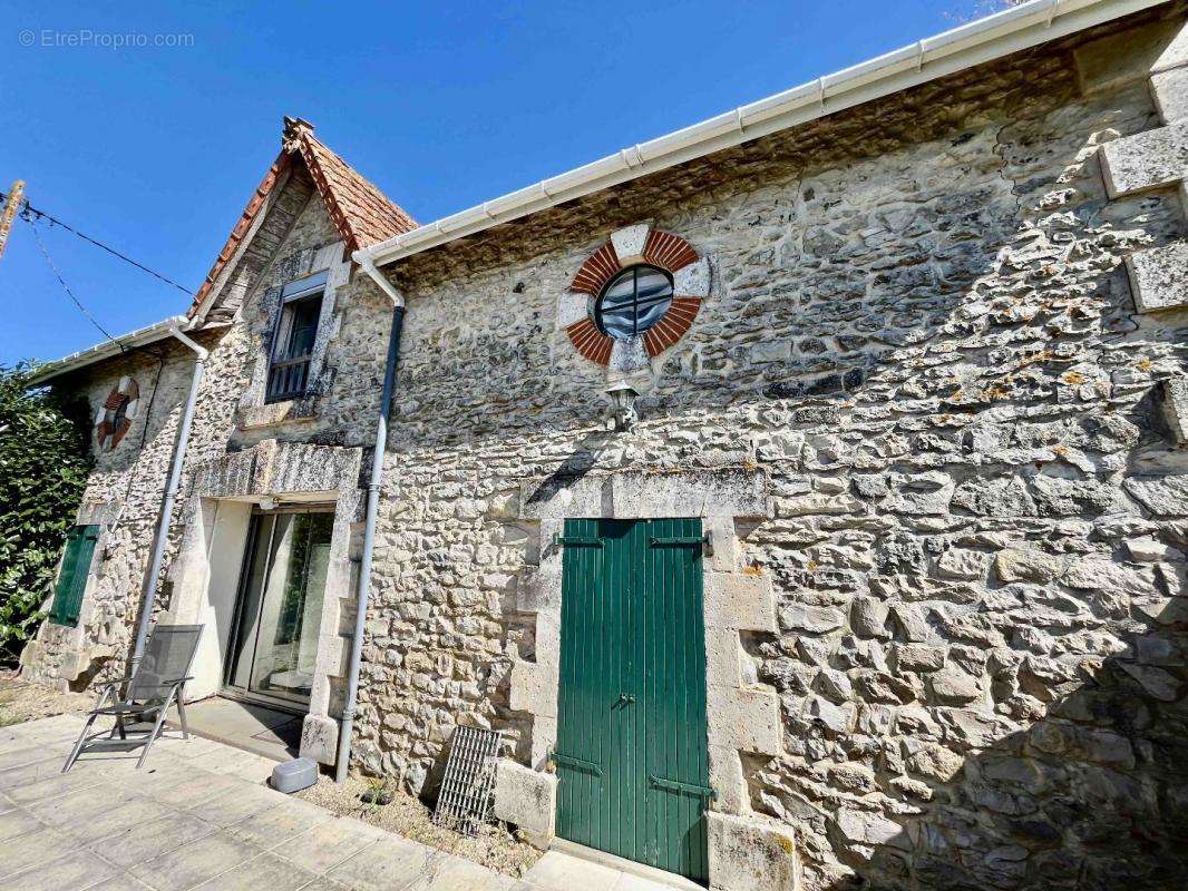 Maison à CHARROUX