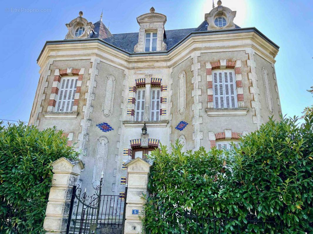 Maison à CHARROUX