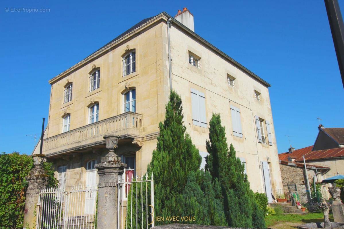 Maison à AIGNAY-LE-DUC