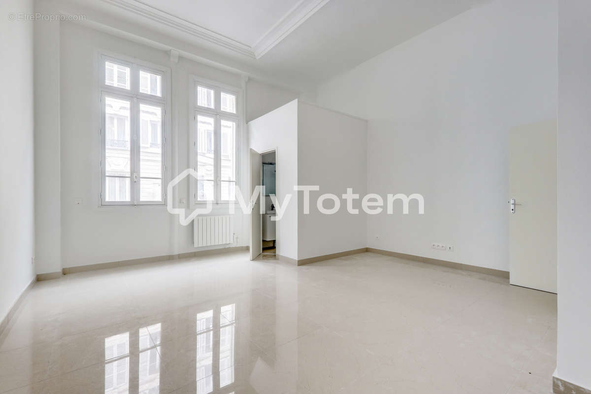 Appartement à PARIS-9E