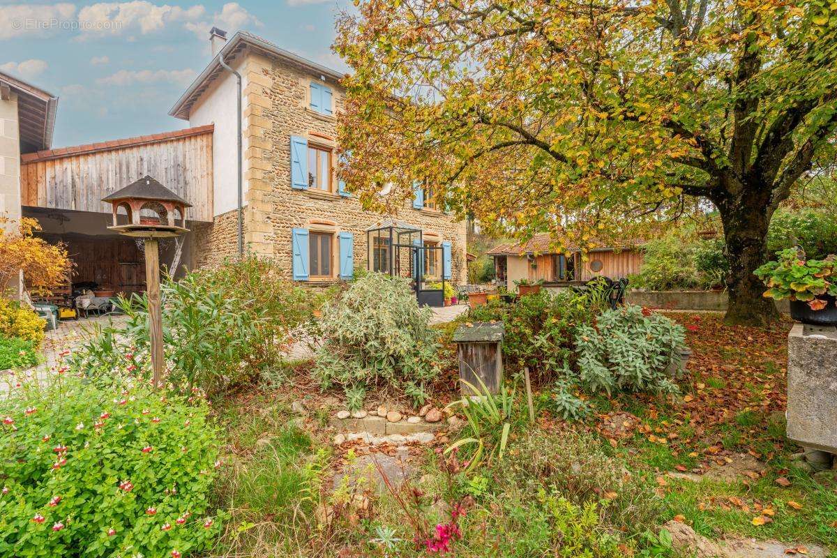 Appartement à SAINT-CHRISTOPHE-ET-LE-LARIS