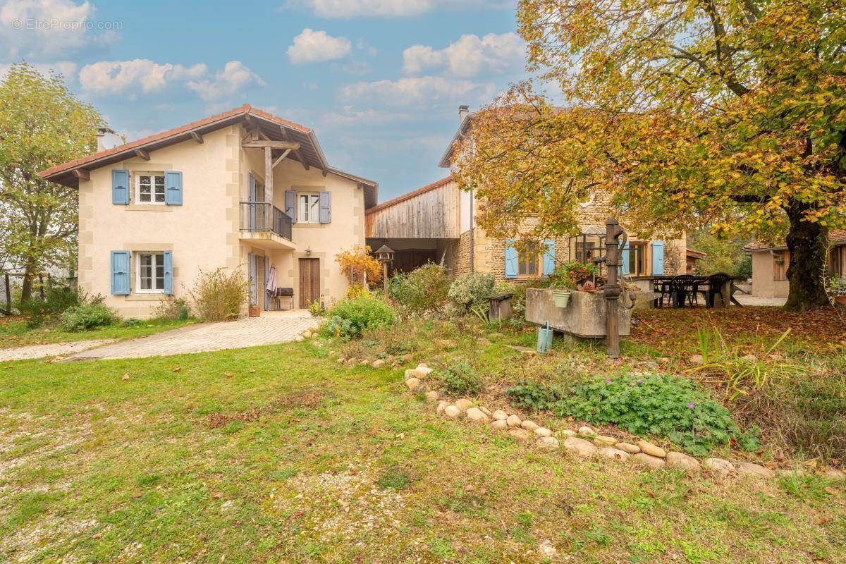 Appartement à SAINT-CHRISTOPHE-ET-LE-LARIS