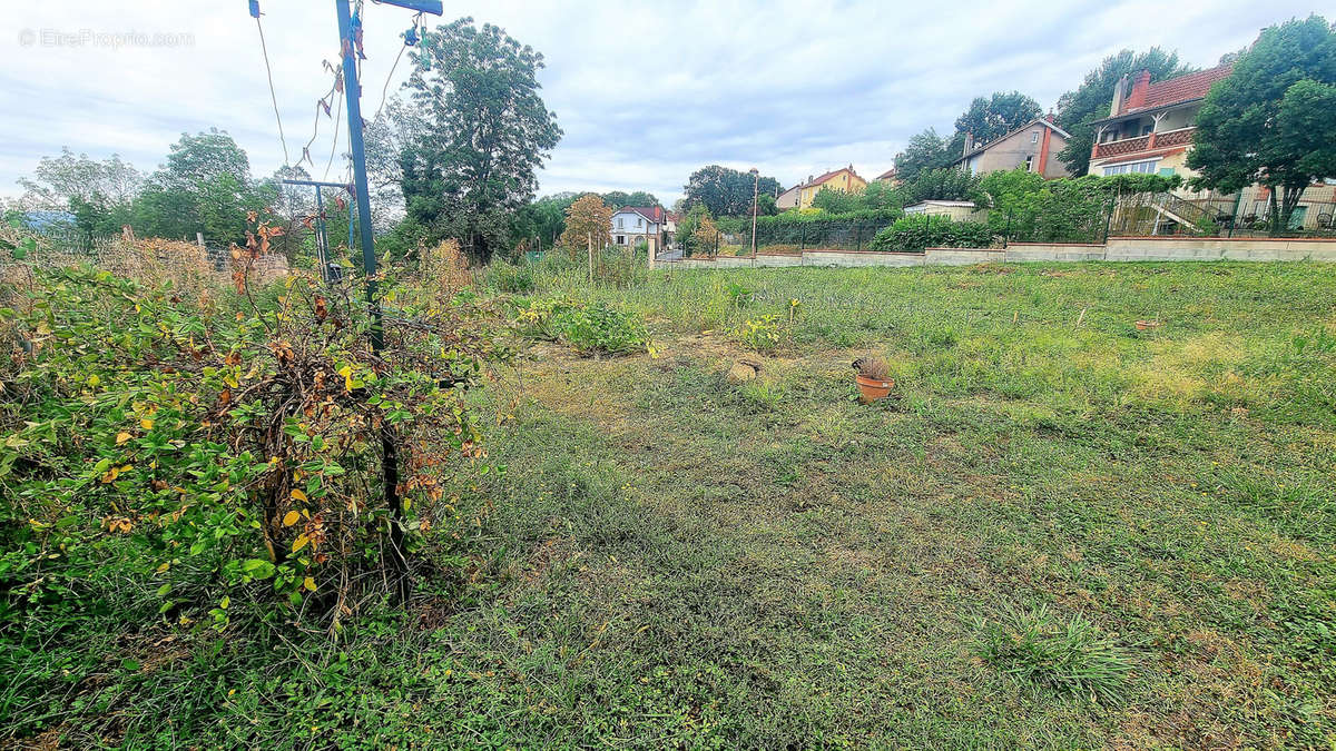 Terrain à SAINT-BENOIT-DE-CARMAUX