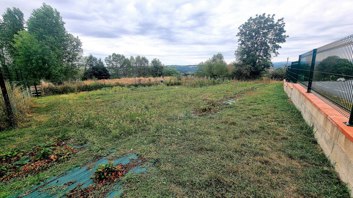 Terrain à SAINT-BENOIT-DE-CARMAUX