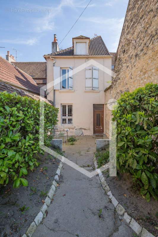 Appartement à COSNE-COURS-SUR-LOIRE