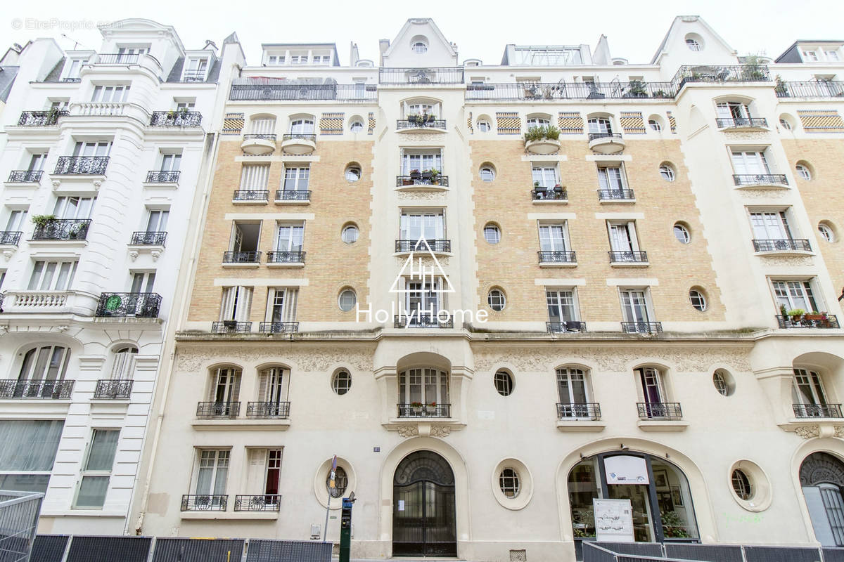 Appartement à PARIS-18E