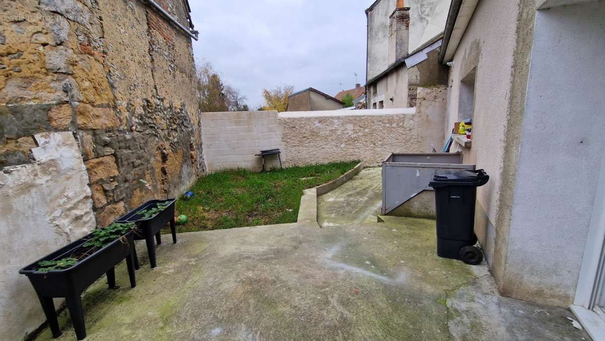 Maison à CERANS-FOULLETOURTE