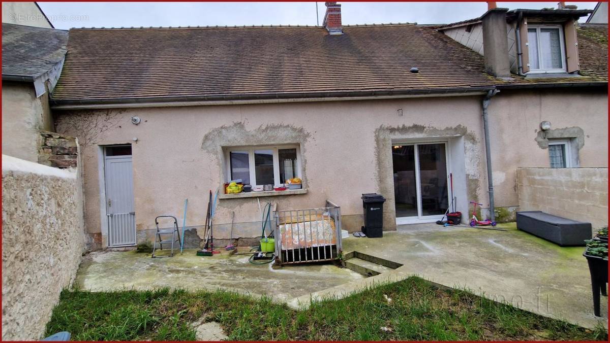 Maison à CERANS-FOULLETOURTE