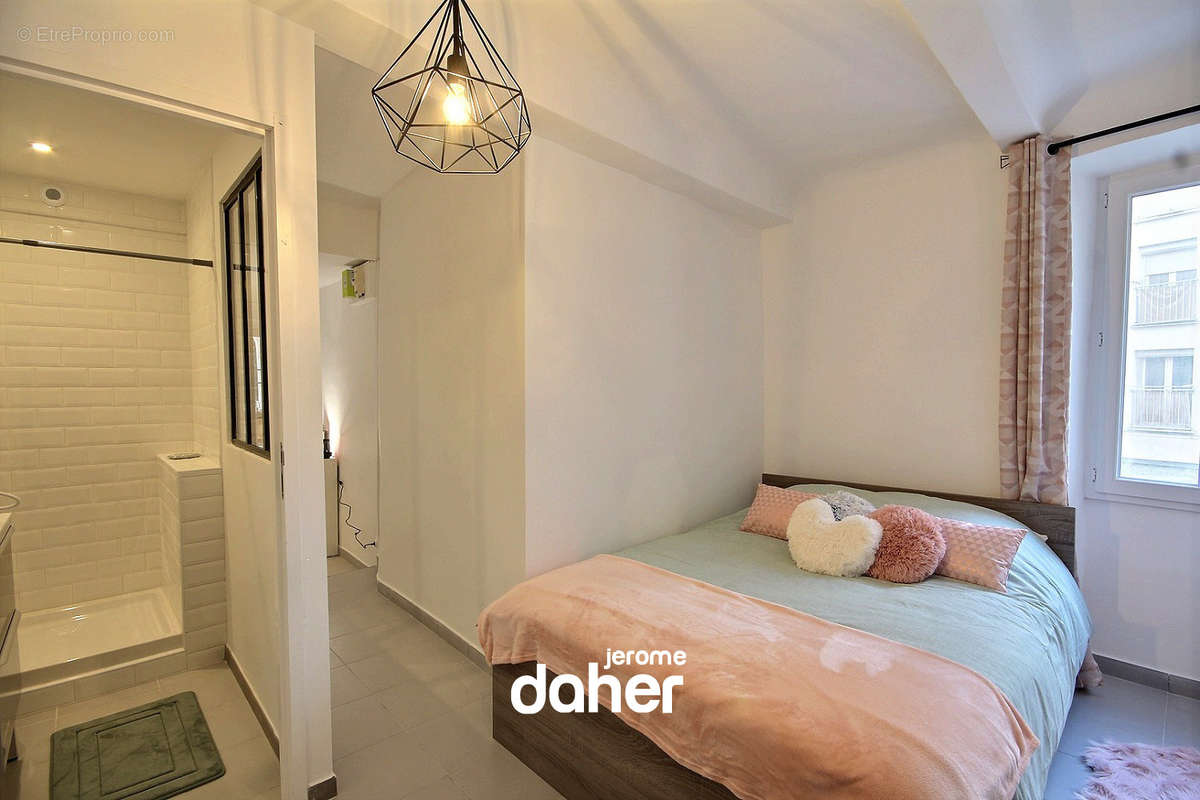 Appartement à MARSEILLE-2E