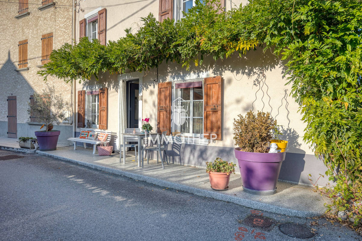 Maison à VAULNAVEYS-LE-HAUT