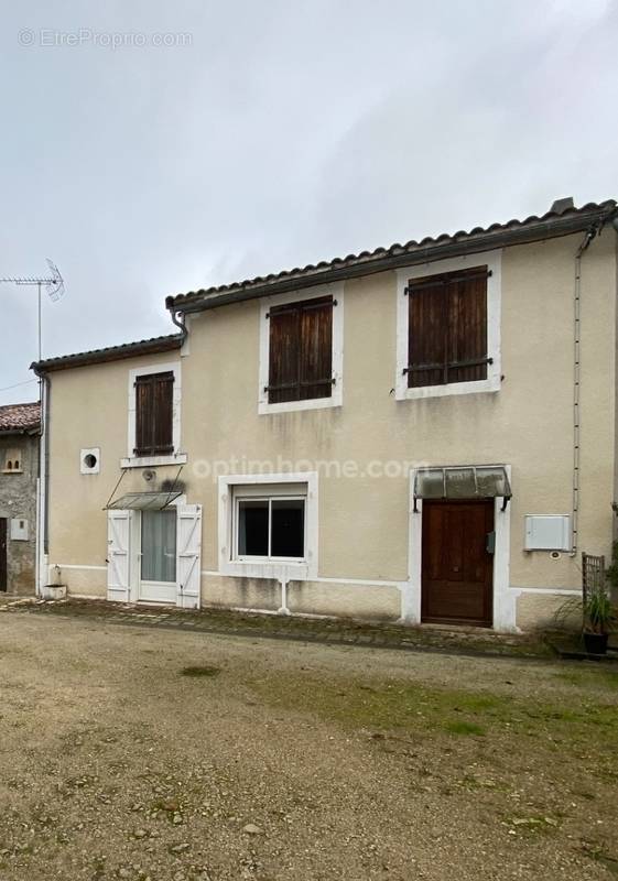 Maison à LA ROCHEFOUCAULD