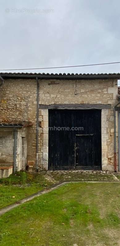 Maison à LA ROCHEFOUCAULD