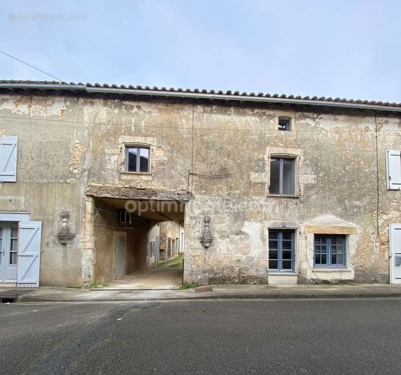 Maison à LA ROCHEFOUCAULD