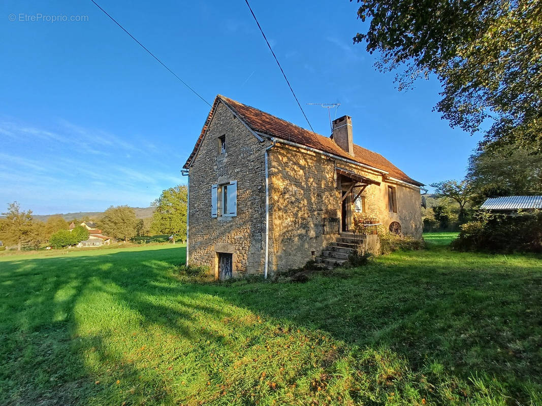 Maison à SALLES-COURBATIES