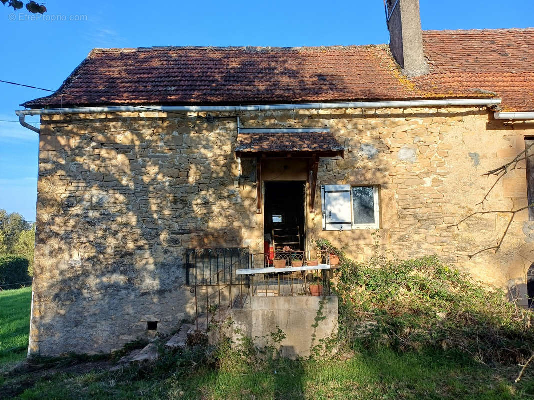 Maison à SALLES-COURBATIES