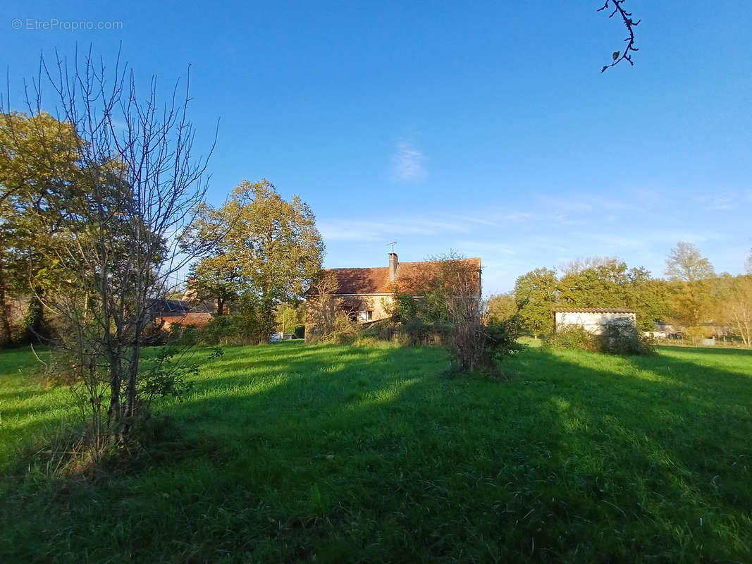 Maison à SALLES-COURBATIES