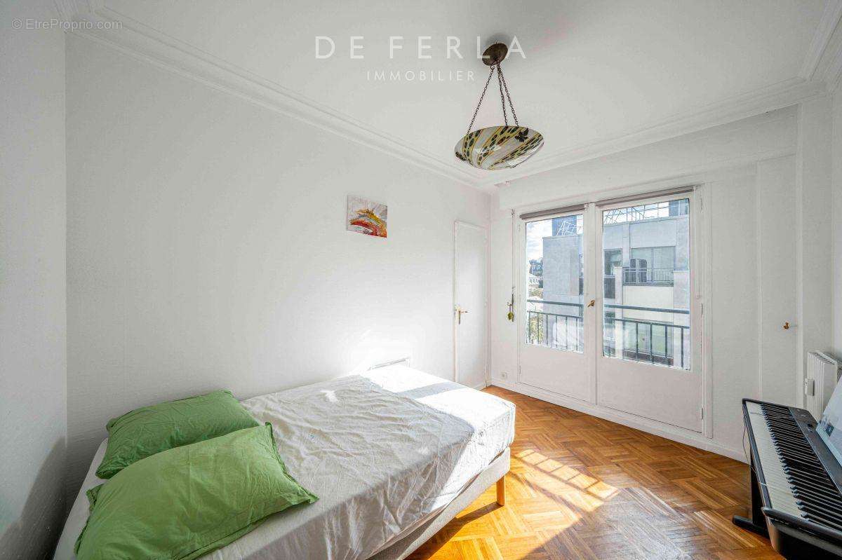 Appartement à PARIS-7E