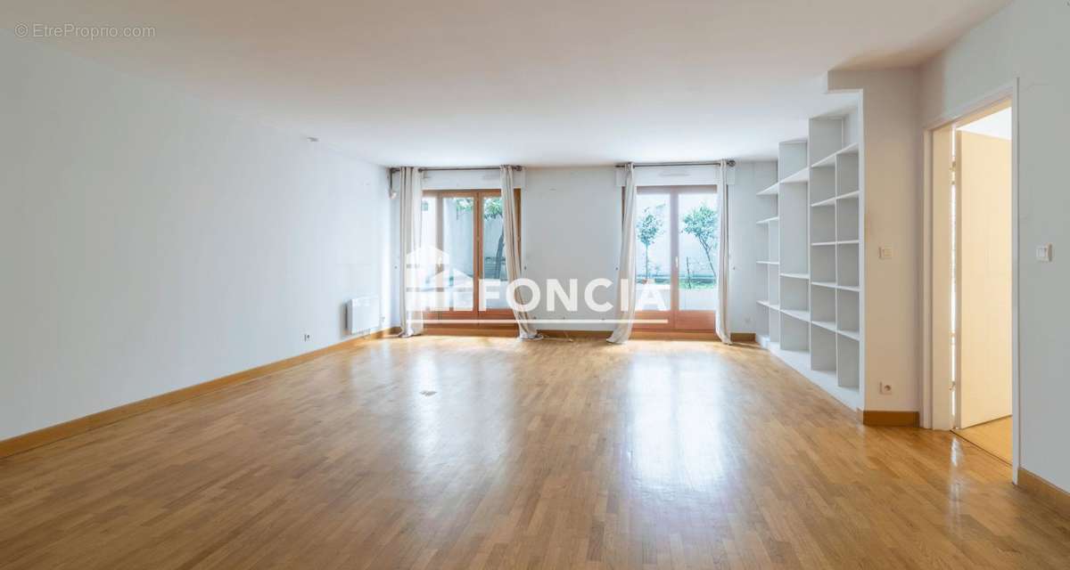 Appartement à PARIS-15E