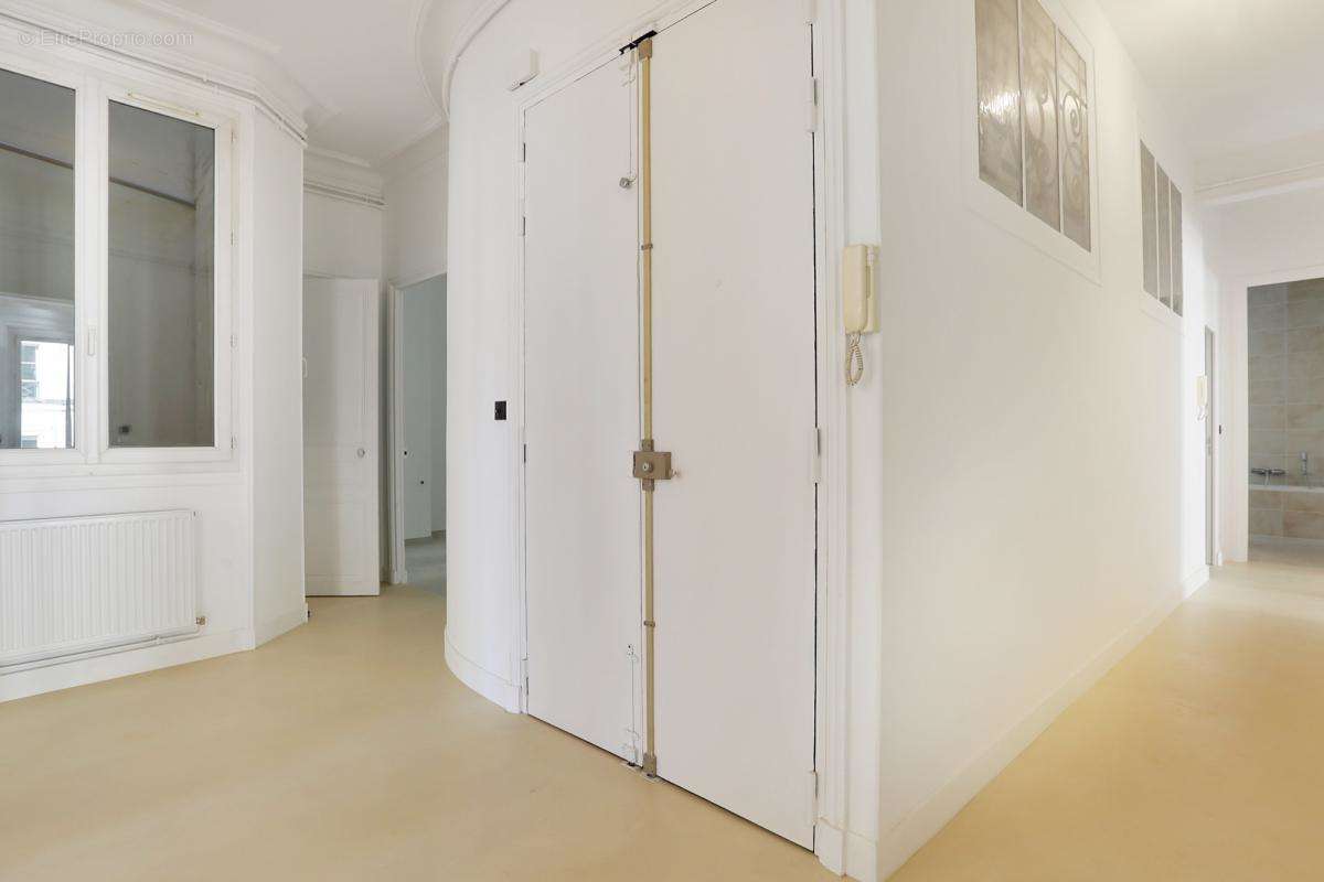 Appartement à PARIS-3E