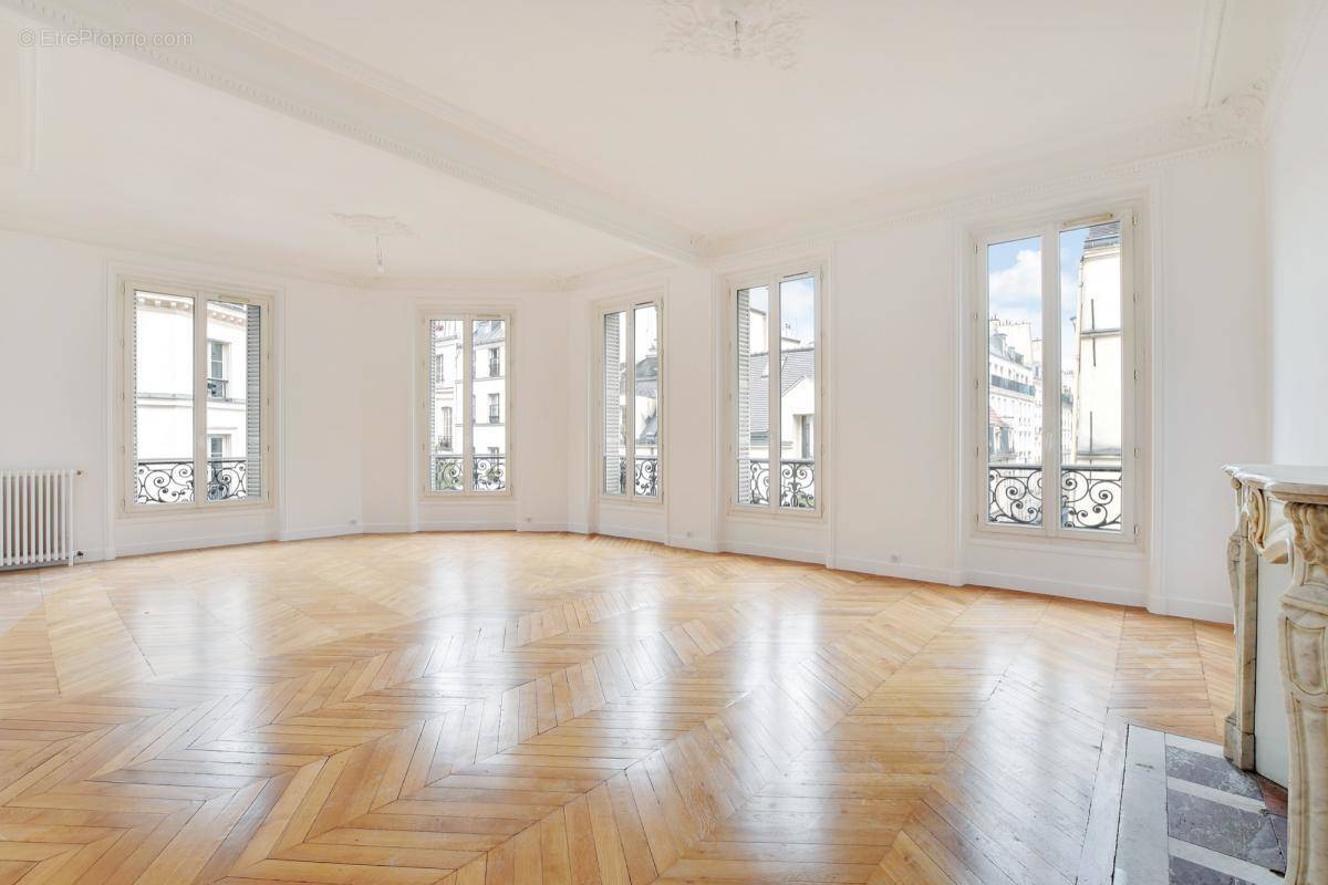 Appartement à PARIS-3E