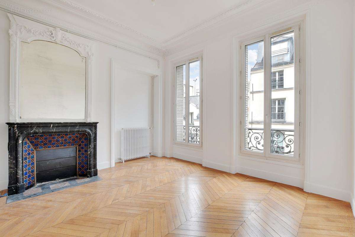 Appartement à PARIS-3E