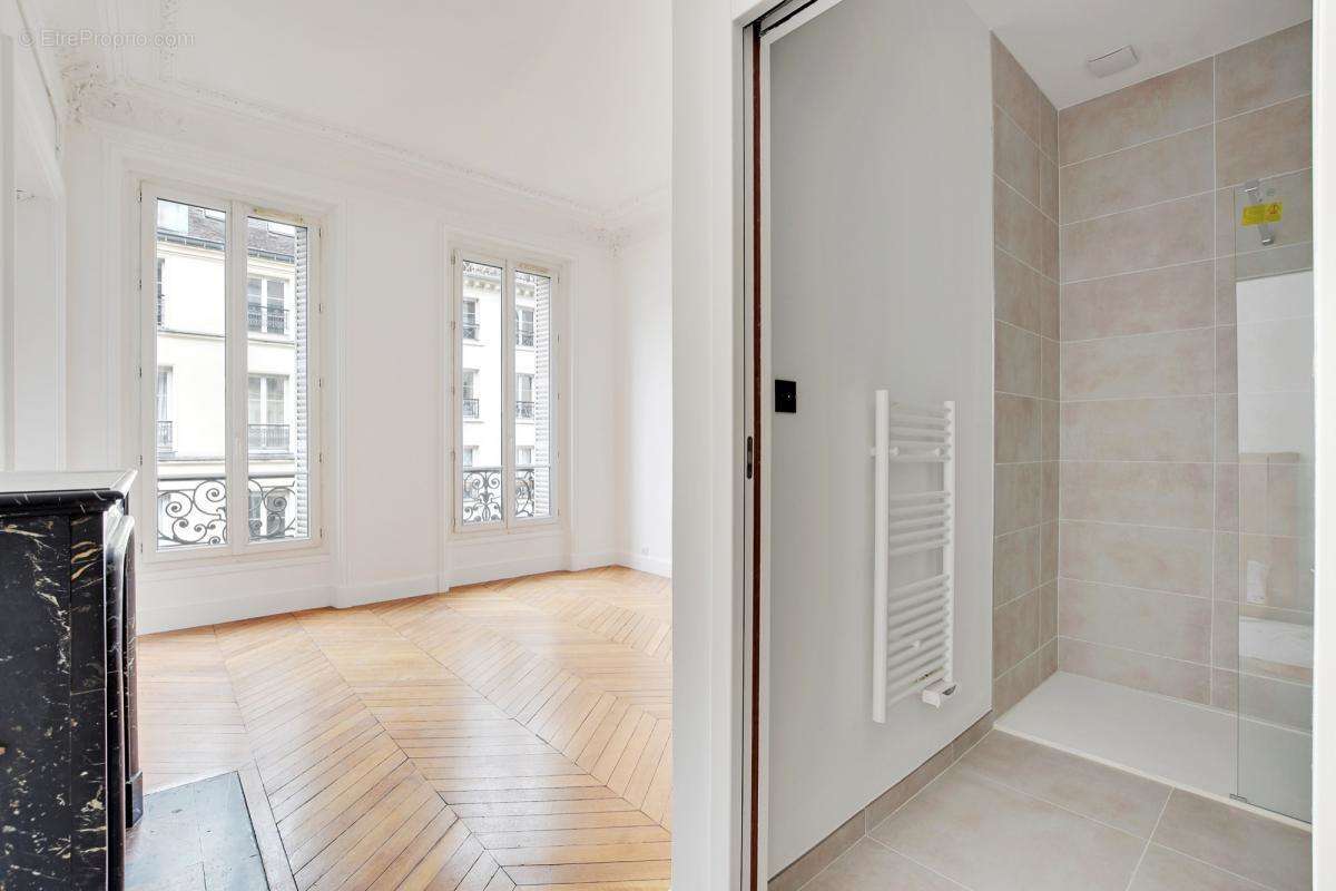 Appartement à PARIS-3E