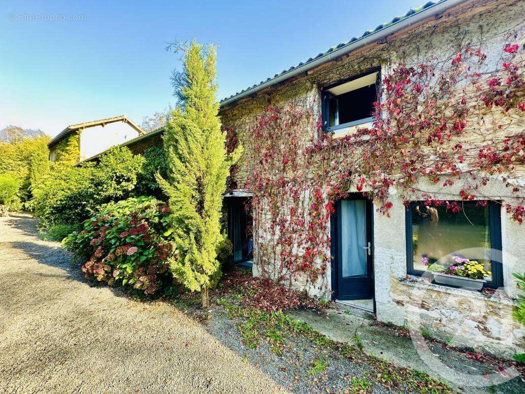 Maison à SAINT-BONNET-BRIANCE