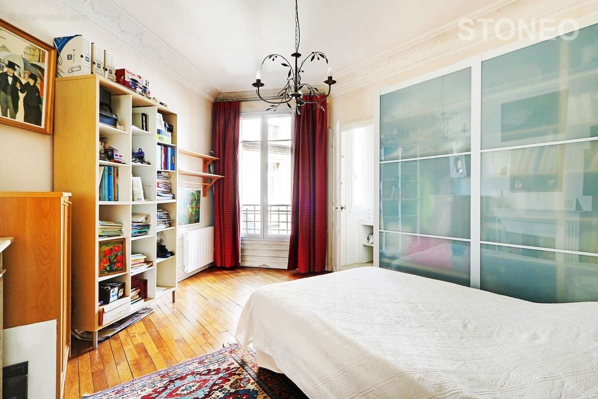 Appartement à PARIS-18E