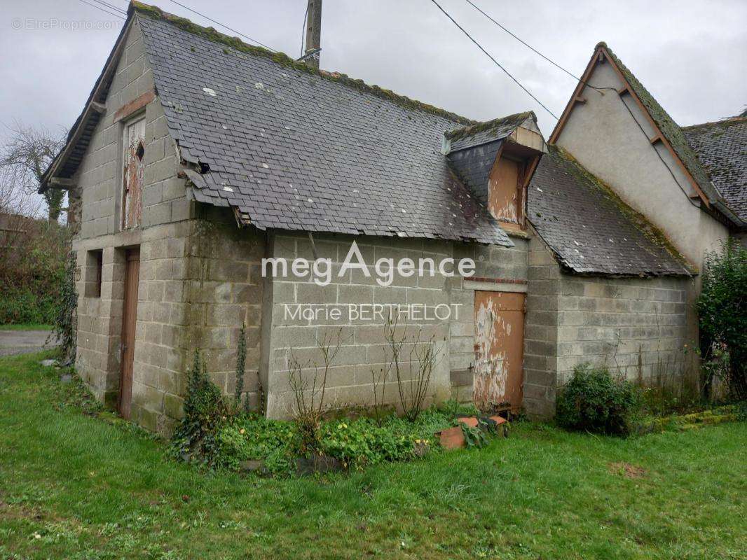 Maison à COMBOURG