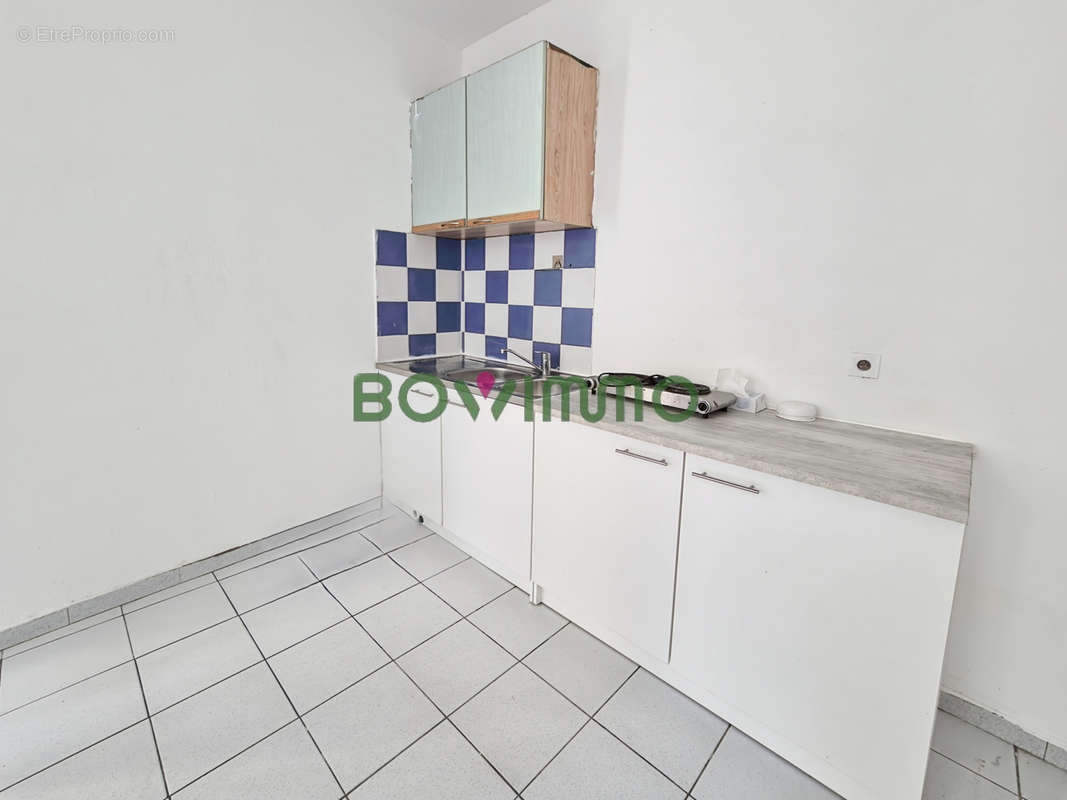 Appartement à MARSEILLE-1E