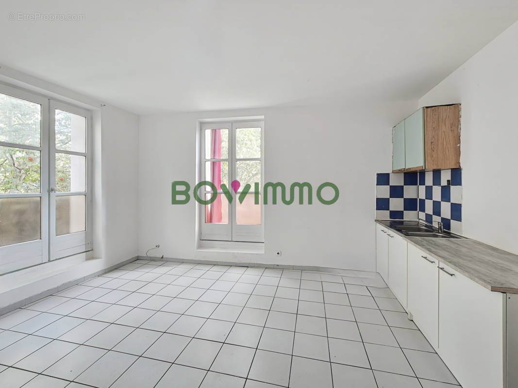 Appartement à MARSEILLE-1E