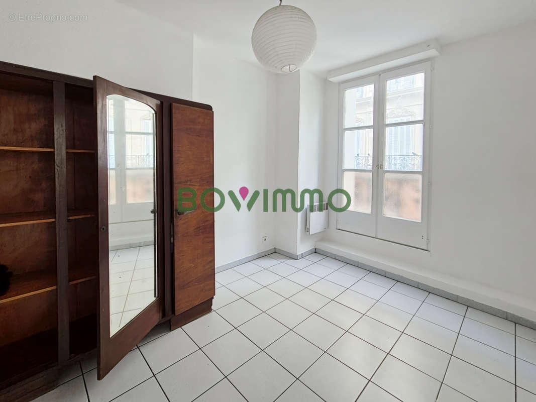 Appartement à MARSEILLE-1E