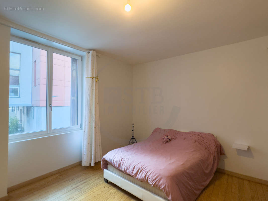 Appartement à PRIVAS