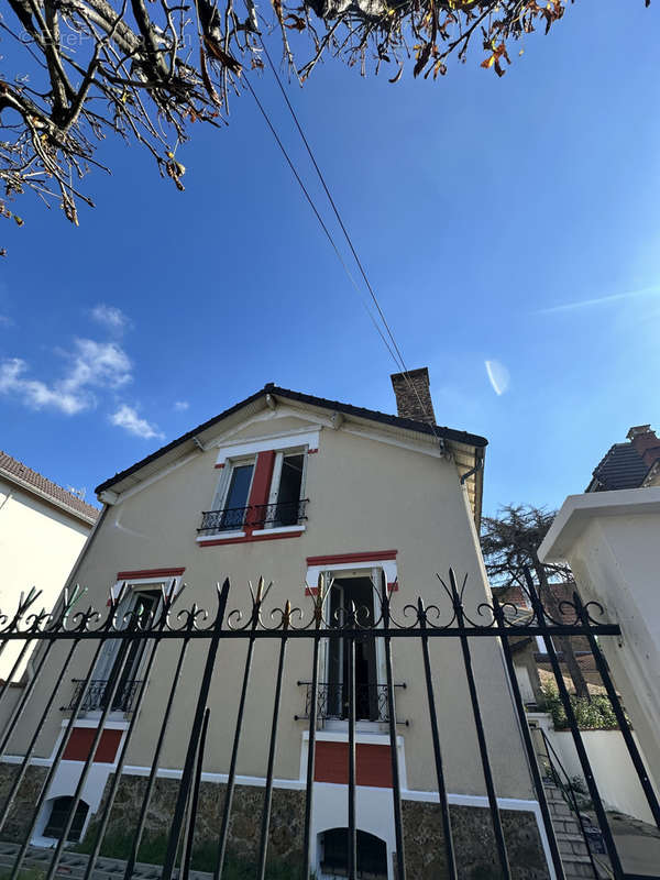 Maison à SAINT-MAUR-DES-FOSSES