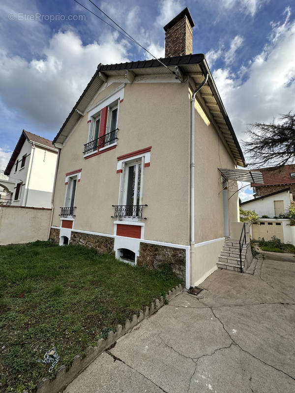 Maison à SAINT-MAUR-DES-FOSSES