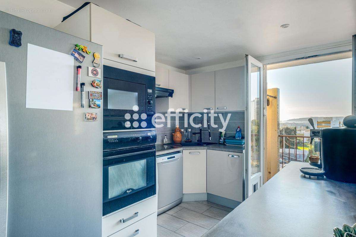 Appartement à MARSEILLE-14E