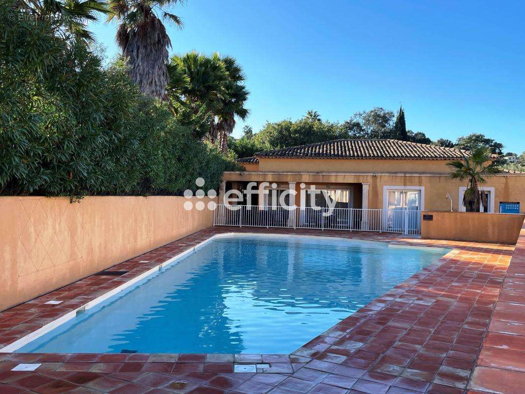 Maison à ROQUEBRUNE-SUR-ARGENS