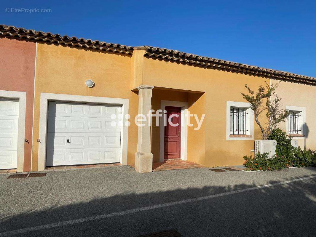 Maison à ROQUEBRUNE-SUR-ARGENS