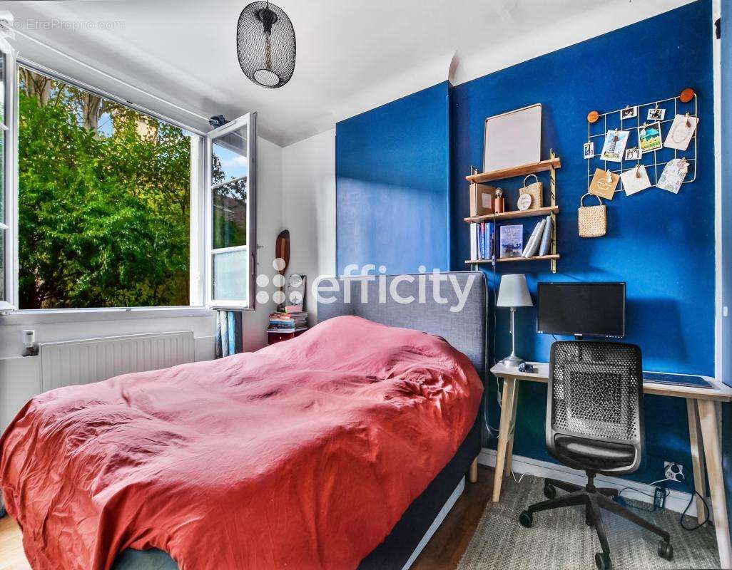 Appartement à COURBEVOIE