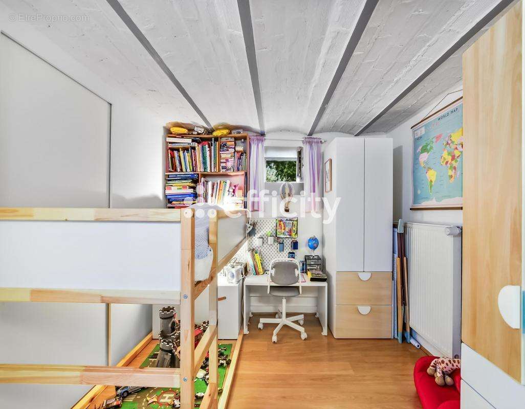 Appartement à COURBEVOIE