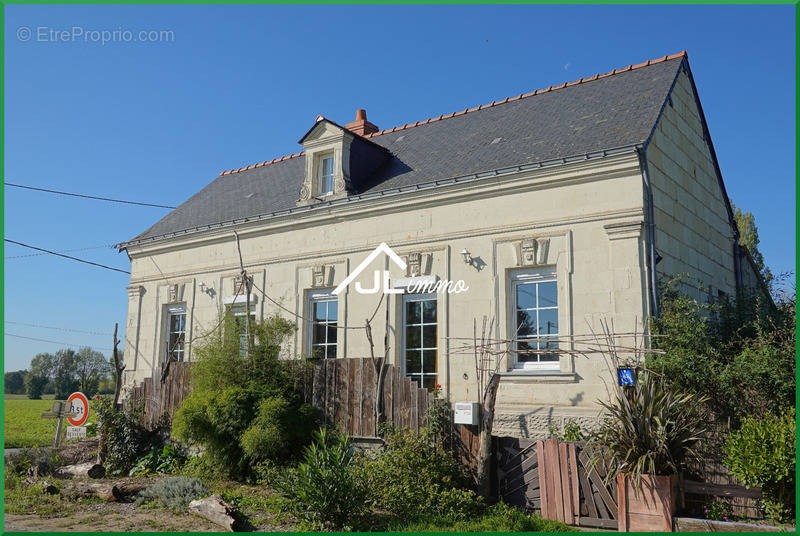 Maison à SAINT-MARTIN-DE-LA-PLACE