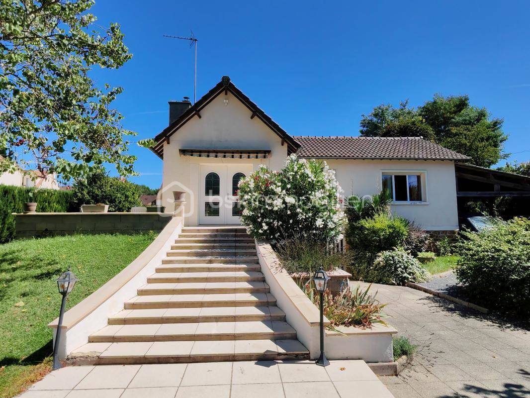 Maison à SAINT-GERMAIN-LES-ARPAJON