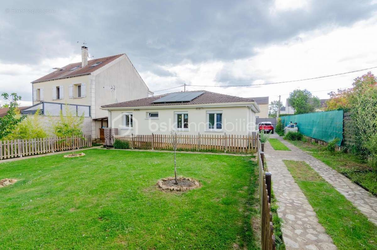 Maison à VERT-SAINT-DENIS