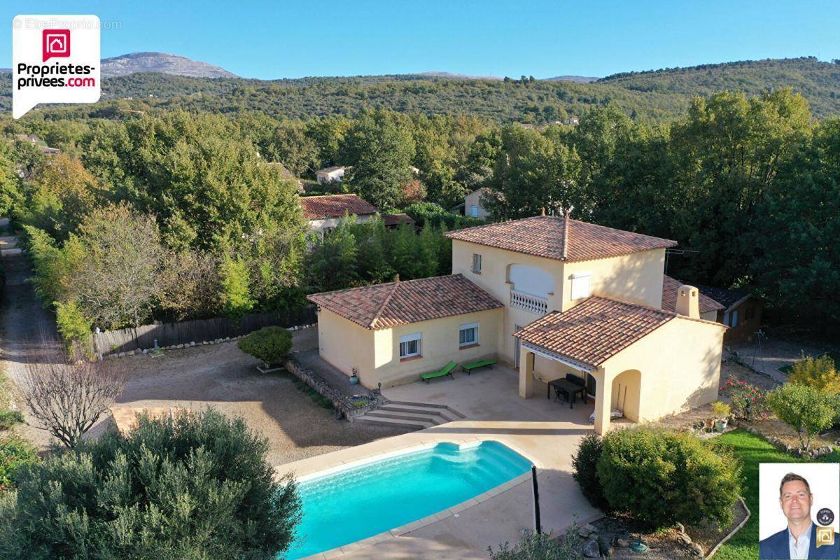 Maison à SAINT-CEZAIRE-SUR-SIAGNE