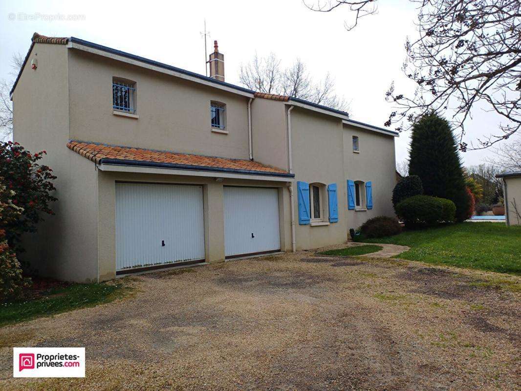 Maison à PARTHENAY