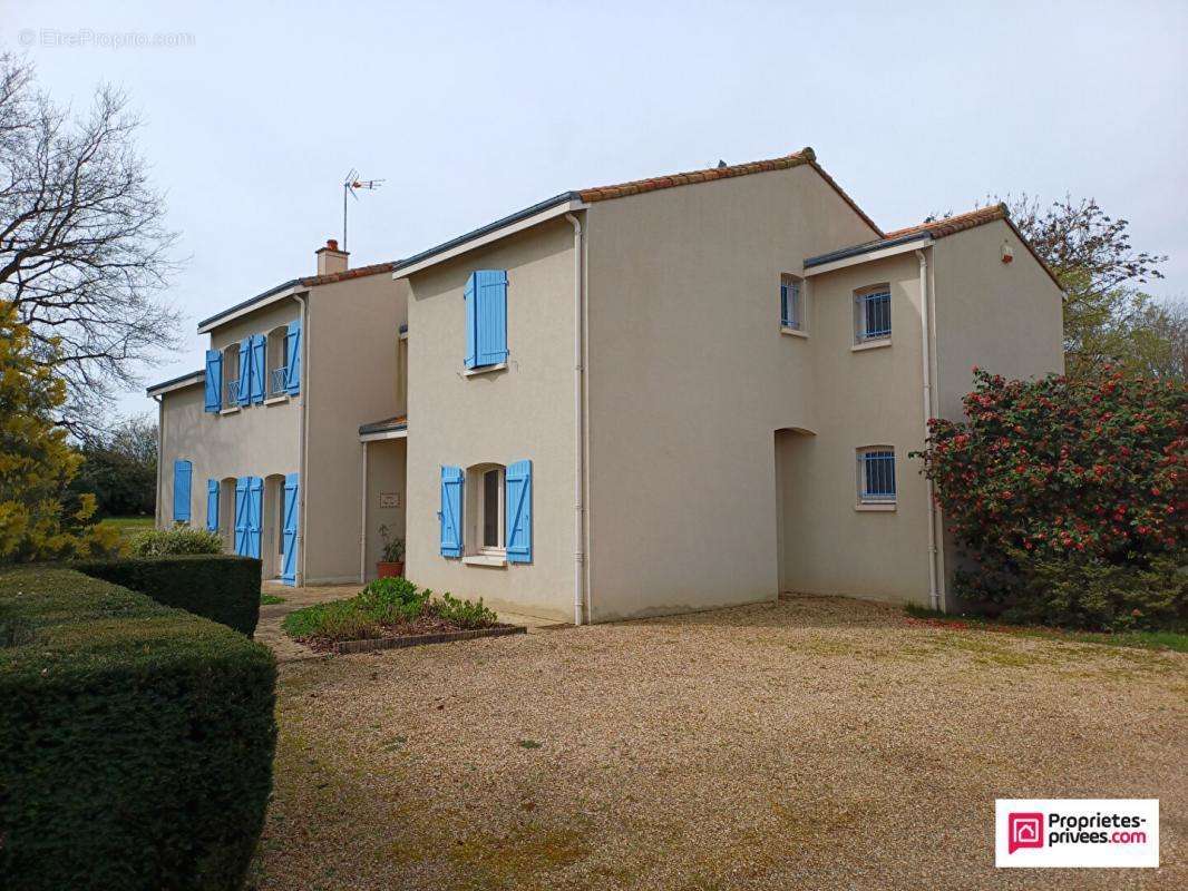 Maison à PARTHENAY