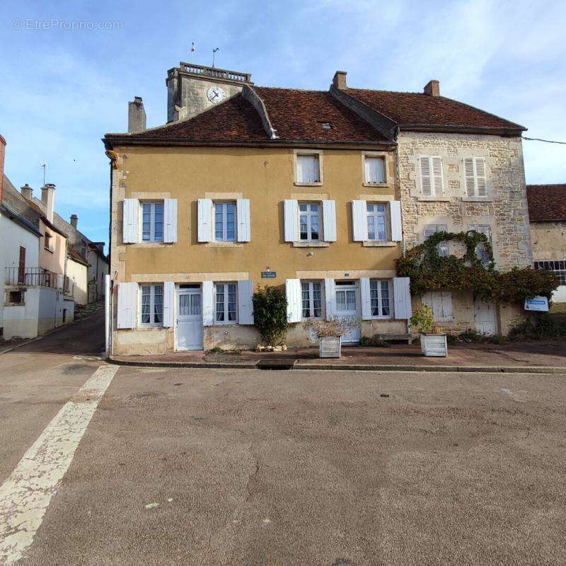 Maison à VEZELAY